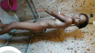 متحمس سمراء منظمة العفو الدولية ناغاسي يقفز على سكس اجنبي محارم ديك بسرور